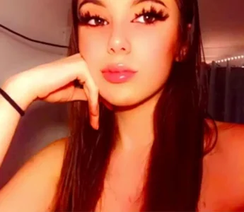 Public de EmilyEast  2 photos