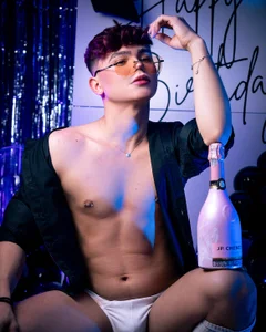 PRINCE_STEV kullanıcısının I love champagne like you albümü -  4 fotoğraf