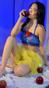 TiniLoveXXX Snow White 🪄 Halloween Pic 6