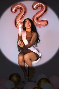 HaileeRoberts Happy B-Day To Me... 🎁🥳🎉 صورة واحدة|HaileeRoberts Happy B-Day To Me... 🎁🥳🎉 صورتان|HaileeRoberts Happy B-Day To Me... 🎁🥳🎉  7 صور|HaileeRoberts Happy B-Day To Me... 🎁🥳🎉  7 صورة