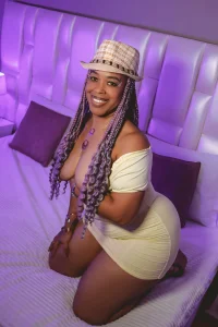 ConnySullivan sexy curvy Pic 6