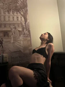 Janet_Jee Elegant, innocent… or am I? Immagine  5