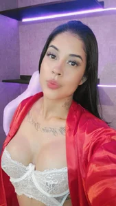 ScarlettSinclaiir Sexy white lingerie and big tits Pic 2