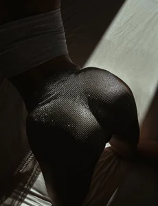 AdoraCortes Darkness is my trump card and the game is my passion. Who will give up first? зображення 3