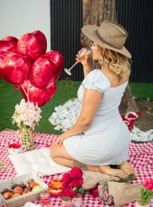 dalila_salazar Your Valentine is right here ❤️ Immagine  8