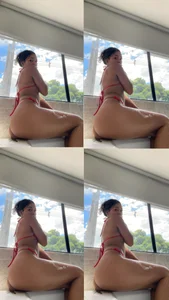 Ariaanaa_grey Public Pic 5