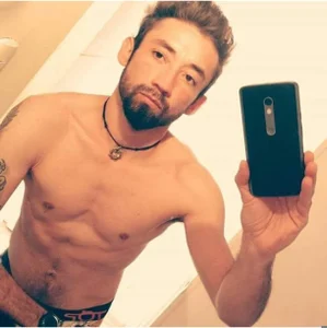 Hot de Tristan40@xh  4 Imagens