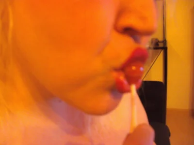 Blasflittchen: Lolly im Schlampenmaul ( 5 фото)