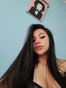 Marianahb-e Public Pic 2