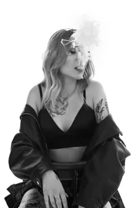 Jules_Queen Public Pic 8