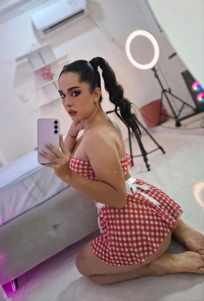 Трендове зображення  8220 AudreyHayworth