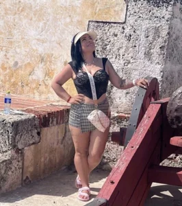 Ariel_bdsm_ Under your control, even in paradise Pic 2