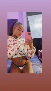 CahitlinBell ebony girl 👄 Pic 4