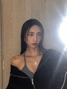 Ella_Parker_ Public Poză 5