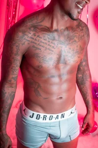 bigbutti_naomi Valentine's Day 💘 Man Pic 3