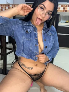 RenataPeach Public Pic 5
