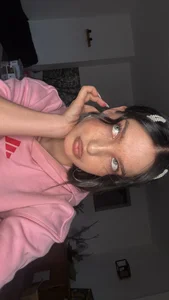 zoefox-vip kullanıcısının Me 🦋 albümü -  6 fotoğraf