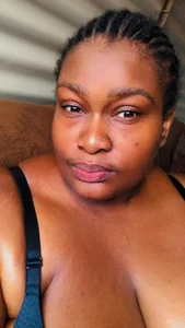 bustytitsxxx 😘 Pic 2