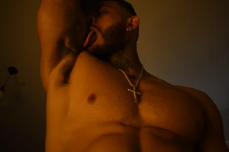 Nipples and arms😏 de iamjackc_ Foto