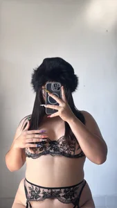 miakhalaf_の😈🖤の枚の写真