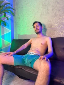 Juansito1994_ Public Pic 4