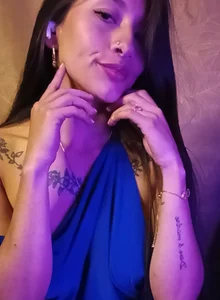 Roslin-nix2 A tense night ☺️🤭 Pic 2