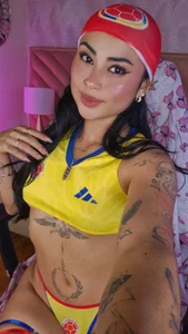 sallybrown_ fifa 2026 💛💙❤⚽ slika 5