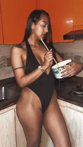 Sara_Greey fun in the kitchen ☕  5টি ছবি