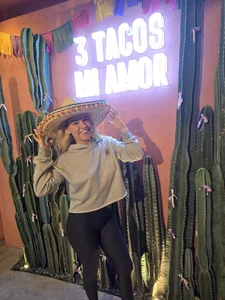 Lana_C ñomñom Gambar