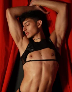 seb_palacio_ In red Billede 3