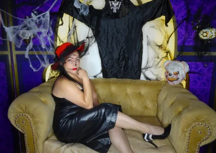 Scarlett_Barnes Happy Halloween part3 👻🎃 Billede 5