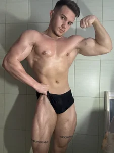 muscle de Airon2244  5 photos