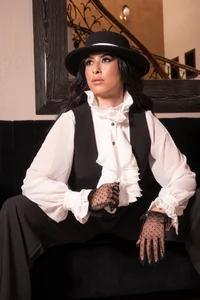 LiaPearce Elegance Pic