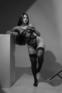 BellaLeclair More of me 🖤 Εικόνα 5