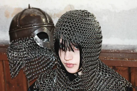 dark_vamp_In chainmail — not for defense. For temptation.图片 2