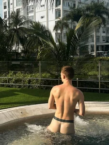 NikiKerryCum Kerry Immagine  5