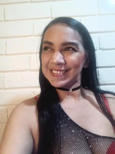 Mia-Velasquez hello im Mia  4টি ছবি