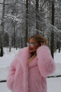 Stella_Lee Public 2 Pic