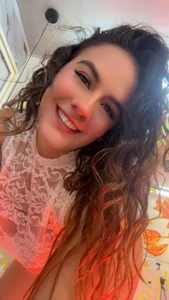 AbiggailMonroe kullanıcısının CURLY ABYGGAIL albümü -  3 fotoğraf