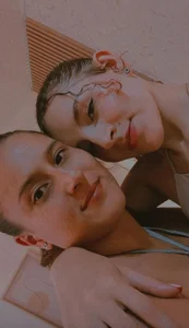 Chloe_and_Scarlett Public зображення 5