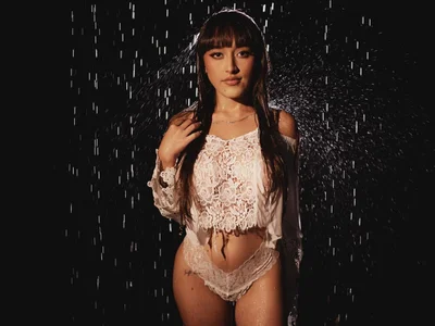 MelodyWinx The rain writes letters on the ground that the wind never answers. Foto 4