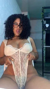 Kittybrown18 🐥Yellow is my favorite color💛 Foto 2