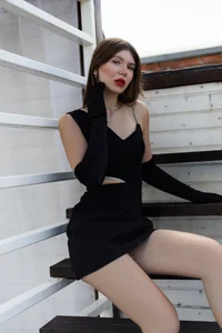 Touch me slowly 🔥👄 de viviann_evans  8 photos