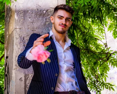 greekgod199 Me - {count, plural, one {תמונה אחת} two {שתי תמונות} many {# תמונות} other {# תמונות}}
