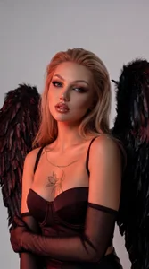 LinaLirian I'm becoming myself on Halloween🖤 зображення 2