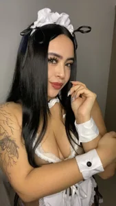 Ameri-99 Sexy maid Pic 3