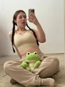 FroggyAnna me and my friend Tony the frog🐸 Pic