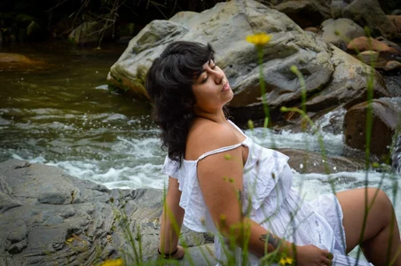 Jasmine_land in the wild slika