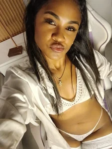 Flor_tay's XXX Nude Photo 4