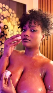 Coral_Lise MELT IN ME Pic 2